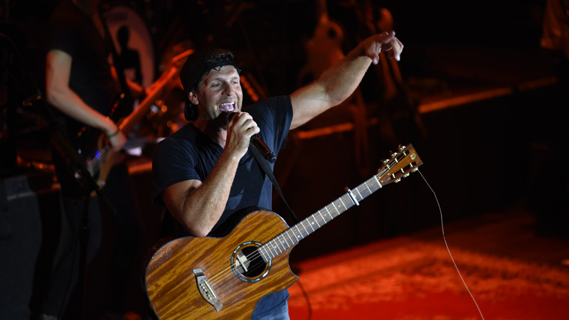 Photo Gallery: Billy Currington Live At Cowboys Dancehall ...
